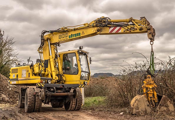 挖机保养成本分析：如何降低维护费用